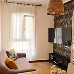 La Casita Verde. Metro Cerca Del Casco Viejo Daire *