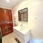 La Casita Verde. Metro Cerca Del Casco Viejo * Bilbao