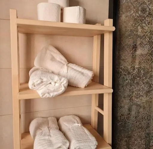 La Casita Verde. Metro Cerca Del Casco Viejo * Бильбао