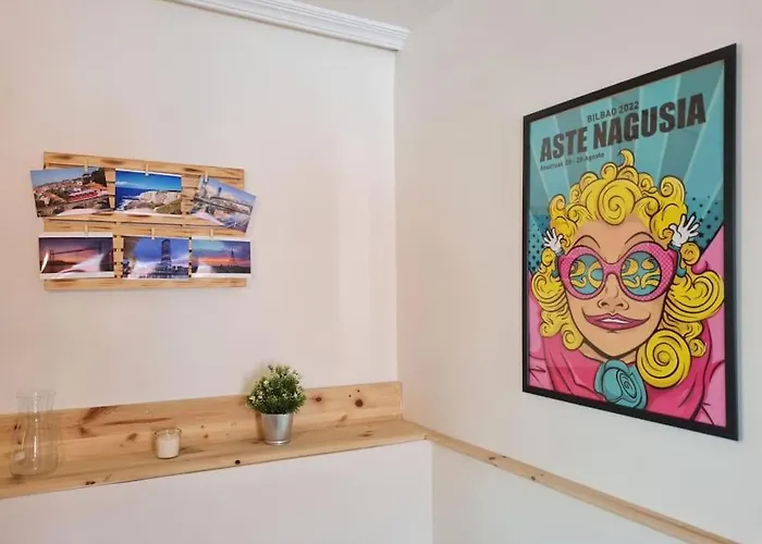 La Casita Verde. Metro Cerca Del Casco Viejo Бильбао